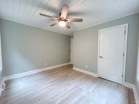 Tiny photo for 2146 Thomas Jefferson Road, Forest, VA 24551 (MLS # 362456)