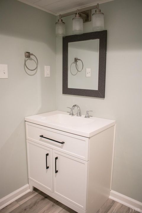 Tiny photo for 2146 Thomas Jefferson Road, Forest, VA 24551 (MLS # 362456)