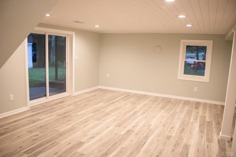 Tiny photo for 2146 Thomas Jefferson Road, Forest, VA 24551 (MLS # 362456)