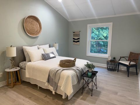 Tiny photo for 2146 Thomas Jefferson Road, Forest, VA 24551 (MLS # 362456)