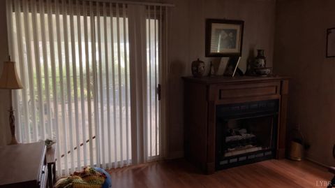 Tiny photo for 308 Randolph St. St, Phenix, VA 23959 (MLS # 362330)
