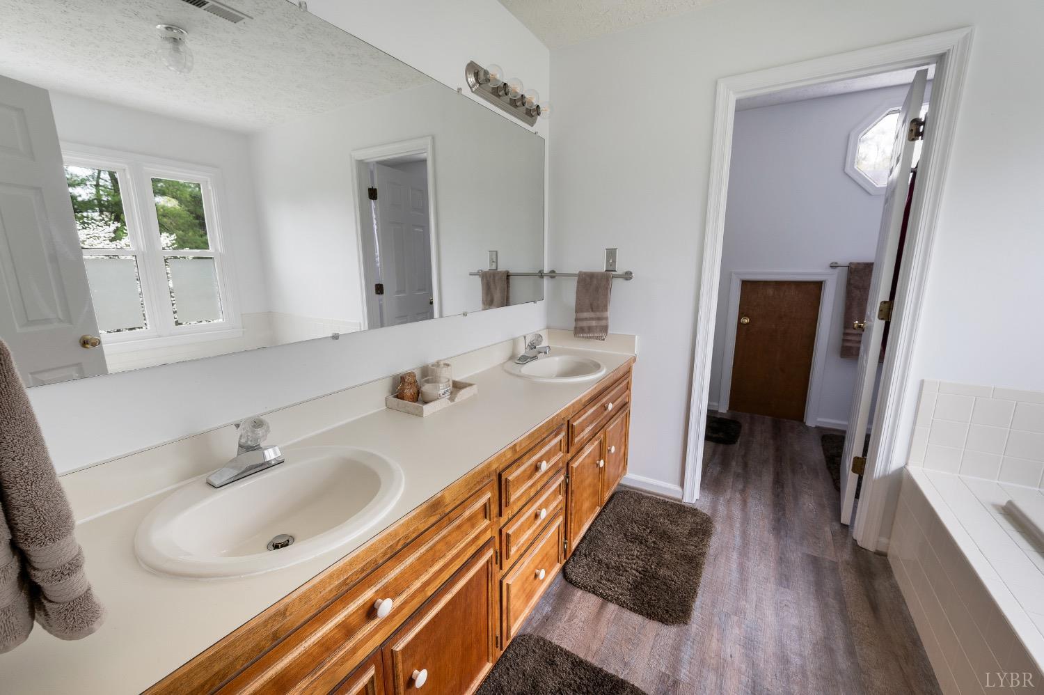 301 Quail Meadows Drive, Forest, Virginia image 21