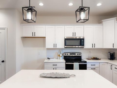Tiny photo for 110 Aaron Place #713, Lynchburg, VA 24502 (MLS # 365959)