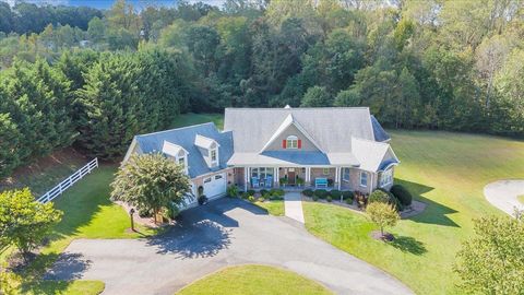 Tiny photo for 1074 Jefferson Dr W Dr, Forest, VA 24551 (MLS # 362076)