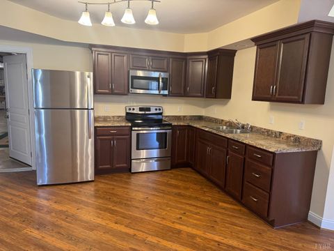 Tiny photo for 1074 Jefferson Dr W Dr, Forest, VA 24551 (MLS # 362076)