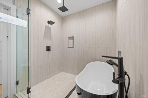 Tiny photo for 3741 Lowry Road, Goode, VA 24556 (MLS # 363701)