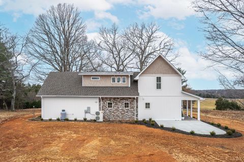 Tiny photo for 3741 Lowry Road, Goode, VA 24556 (MLS # 363701)