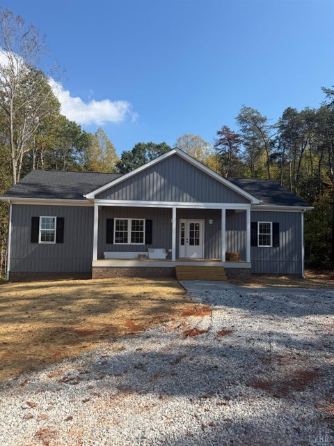 Photo of 344 North Creek Road, Appomattox, VA 24522 (MLS # 369931)