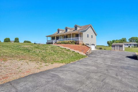 Photo of 2210 Isle of Pines Drive, Moneta, VA 24121 (MLS # 366028)