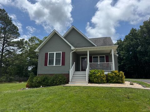Photo of 166 Dutch Lane, Appomattox, VA 24522 (MLS # 363523)