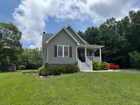 Tiny photo for 166 Dutch Lane, Appomattox, VA 24522 (MLS # 363523)
