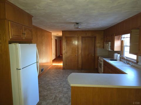 Tiny photo for 15917 Moneta Road, Moneta, VA 24121 (MLS # 363305)