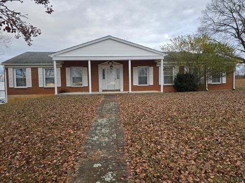 Tiny photo for 15917 Moneta Road, Moneta, VA 24121 (MLS # 363305)