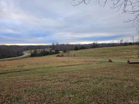 Tiny photo for 15917 Moneta Road, Moneta, VA 24121 (MLS # 363305)