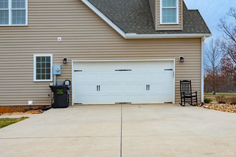 Tiny photo for 217 Sunset Ridge Drive, Concord, VA 24538 (MLS # 364673)