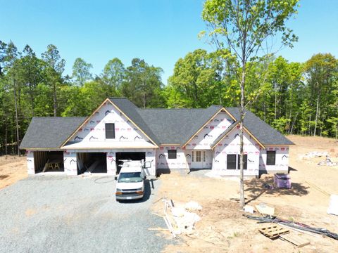Photo of 15 Somerset Drive, Appomattox, VA 24522 (MLS # 364460)
