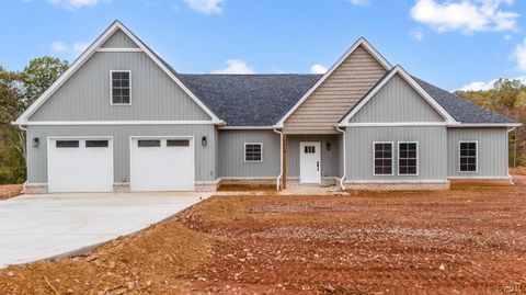 Photo of 15 Somerset Drive, Appomattox, VA 24522 (MLS # 364460)