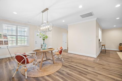 Tiny photo for 174 Villa Oak Circle, Bedford, VA 24523 (MLS # 364267)