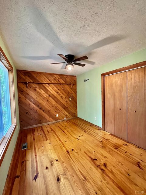 Tiny photo for 553 Gun Mountain Dr Dr, Monroe, VA 24574 (MLS # 362409)