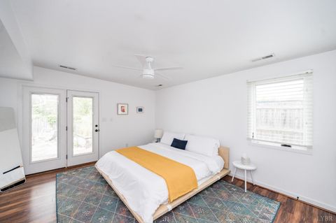 Tiny photo for 523 Elmwood Avenue, Lynchburg, VA 24503 (MLS # 366613)