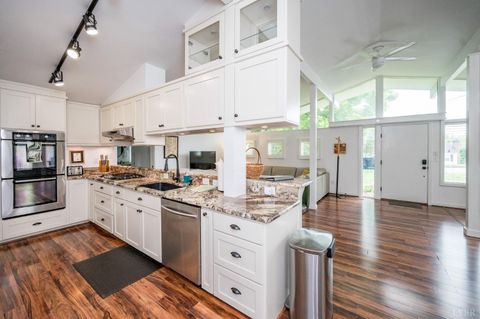 Tiny photo for 523 Elmwood Avenue, Lynchburg, VA 24503 (MLS # 366613)