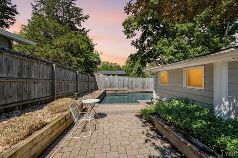 Tiny photo for 523 Elmwood Avenue, Lynchburg, VA 24503 (MLS # 366613)
