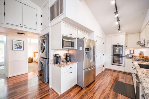 Tiny photo for 523 Elmwood Avenue, Lynchburg, VA 24503 (MLS # 366613)
