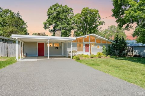 Tiny photo for 523 Elmwood Avenue, Lynchburg, VA 24503 (MLS # 366613)