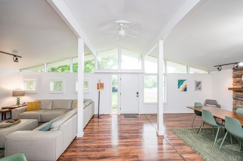 Tiny photo for 523 Elmwood Avenue, Lynchburg, VA 24503 (MLS # 366613)