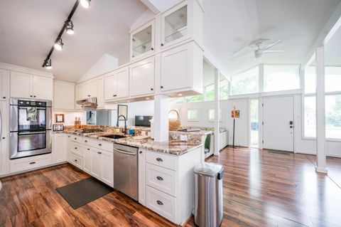 Tiny photo for 523 Elmwood Avenue, Lynchburg, VA 24503 (MLS # 366613)