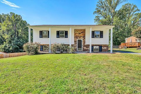 Photo of 307 Keywood Drive, Lynchburg, VA 24501 (MLS # 361373)