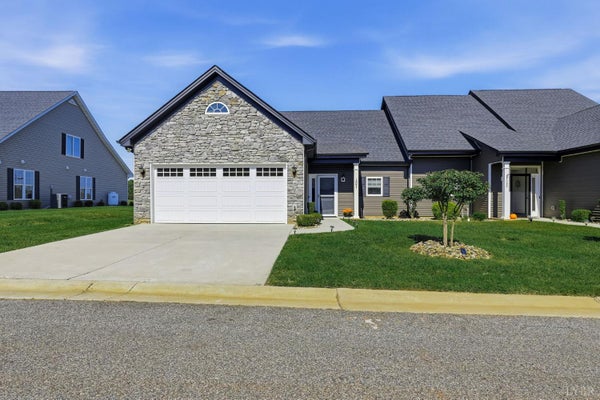 1082 GRANDSET DR, FOREST, VA 24551 - Image d6fcd2aeb4dba15660b8c669e919e32f/3685931925