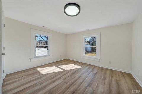 Tiny photo for 2326 Cobbs Street, Lynchburg, VA 24501 (MLS # 363301)