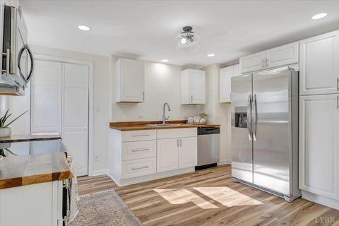 Tiny photo for 2326 Cobbs Street, Lynchburg, VA 24501 (MLS # 363301)