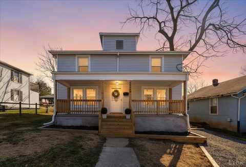 Tiny photo for 2326 Cobbs Street, Lynchburg, VA 24501 (MLS # 363301)