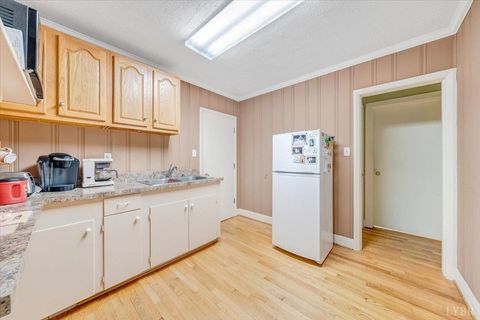 Tiny photo for 155 Laxton Road, Lynchburg, VA 24502 (MLS # 363484)