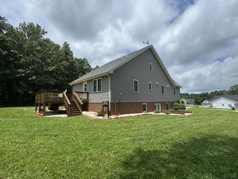 Tiny photo for 166 Dutch Lane, Appomattox, VA 24522 (MLS # 360061)