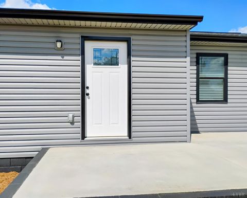 Tiny photo for 3941 PROMISE LAND RD Rd, Appomattox, VA 24522 (MLS # 364461)