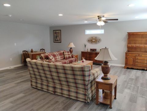 Tiny photo for 3941 PROMISE LAND RD Rd, Appomattox, VA 24522 (MLS # 364461)