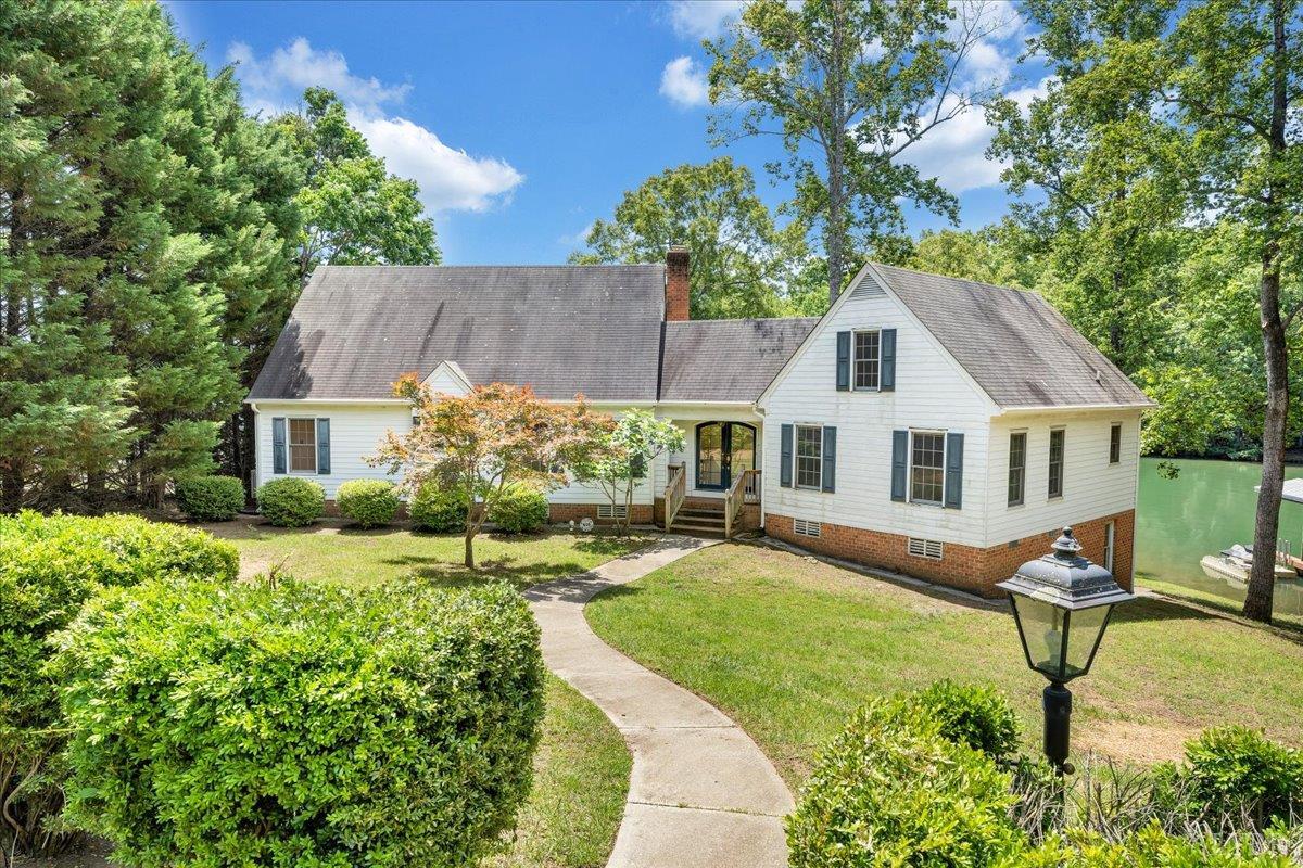 414 Strawberry Banks Drive, Moneta, Virginia image 2