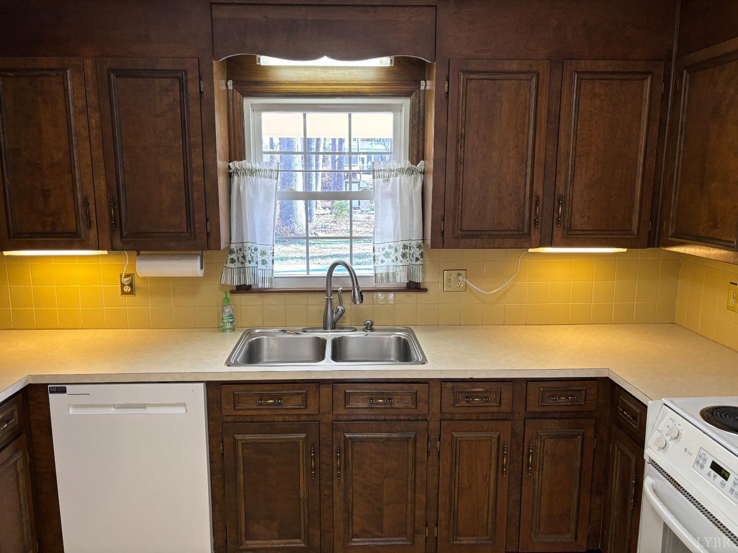 2020 Burnt Bridge Road, Lynchburg, Virginia image 23