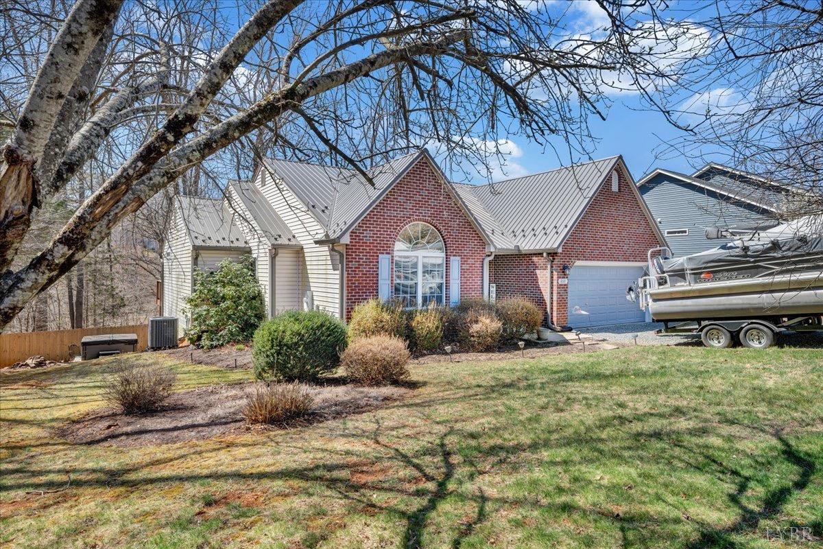 200 Inlet Drive, Wirtz, Virginia image 1