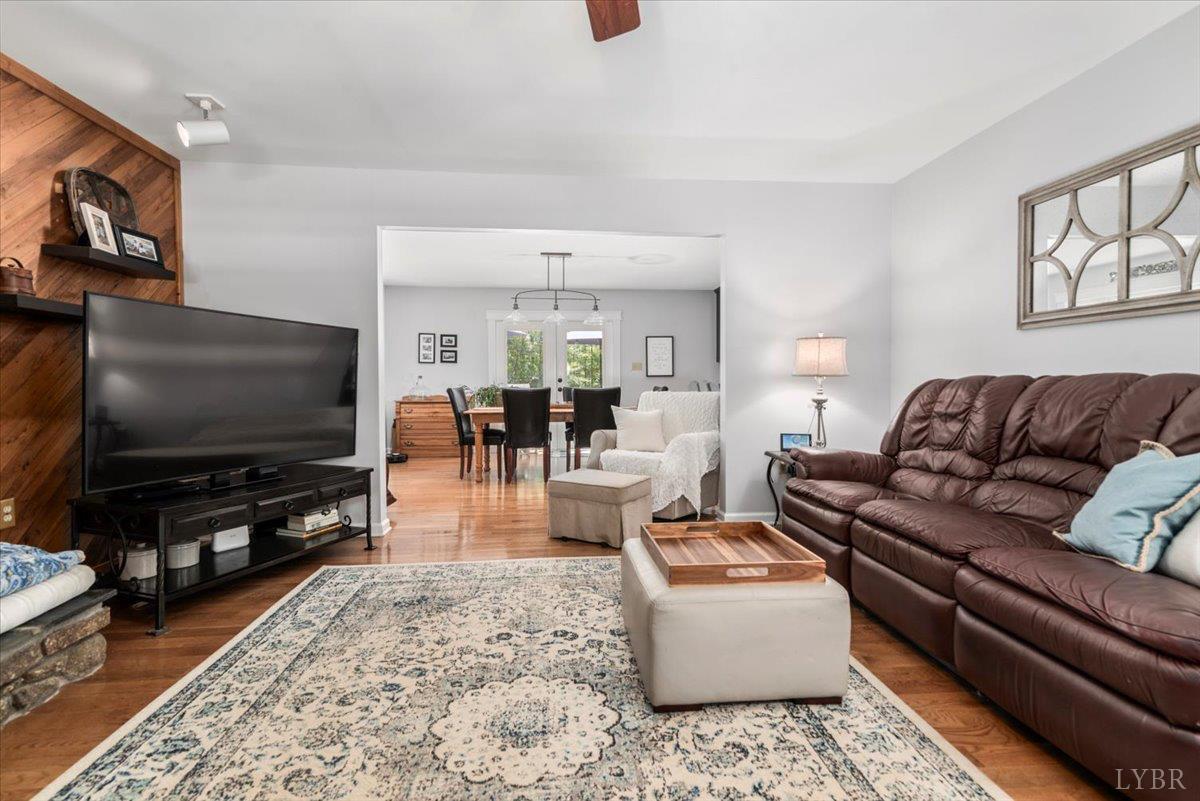 261 Carrington Ln Ln, Roseland, Virginia image 11