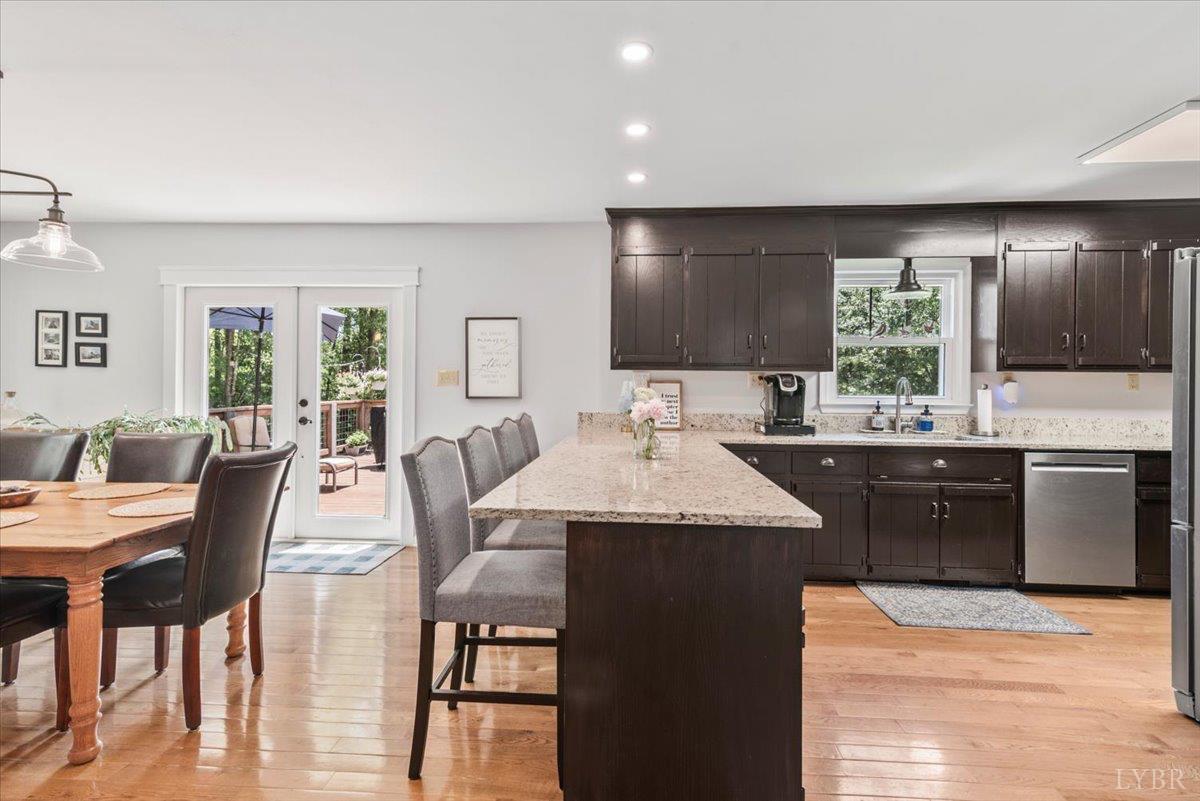 261 Carrington Ln Ln, Roseland, Virginia image 17
