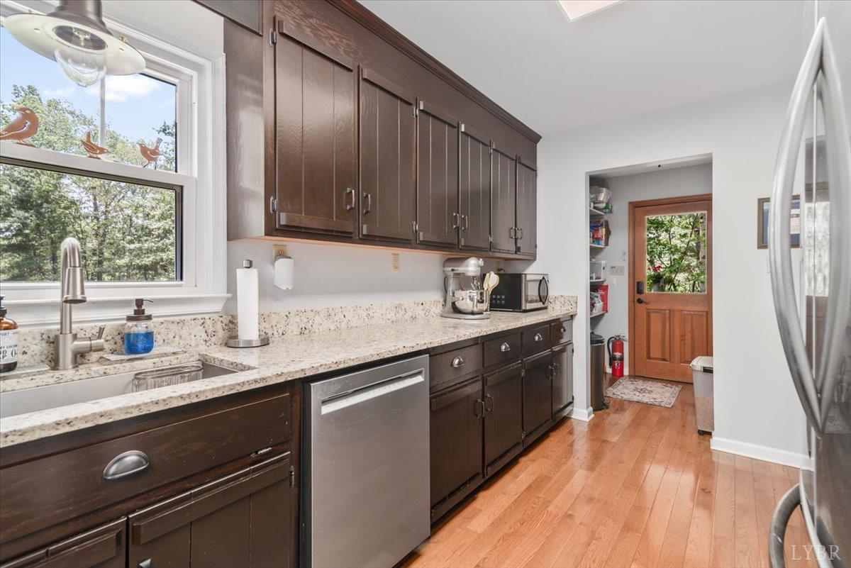 261 Carrington Ln Ln, Roseland, Virginia image 22