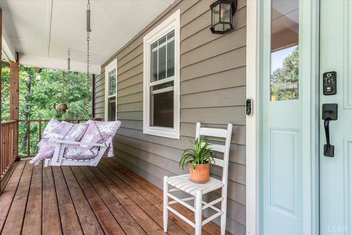 261 Carrington Ln Ln, Roseland, Virginia image 6