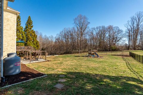 Tiny photo for 113 Beacon Hill Place, Lynchburg, VA 24503 (MLS # 364910)