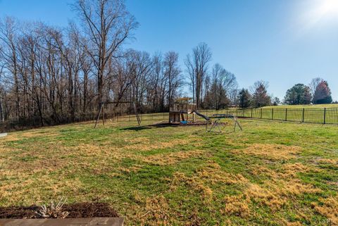 Tiny photo for 113 Beacon Hill Place, Lynchburg, VA 24503 (MLS # 364910)