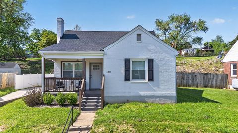 Photo of 1311 Fort Manor Drive, Lynchburg, VA 24502 (MLS # 365749)