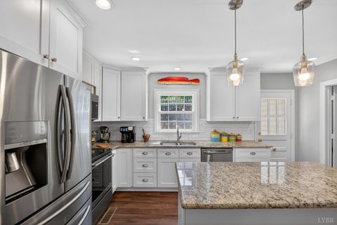 Tiny photo for 216 Kensington Avenue, Lynchburg, VA 24503 (MLS # 366309)